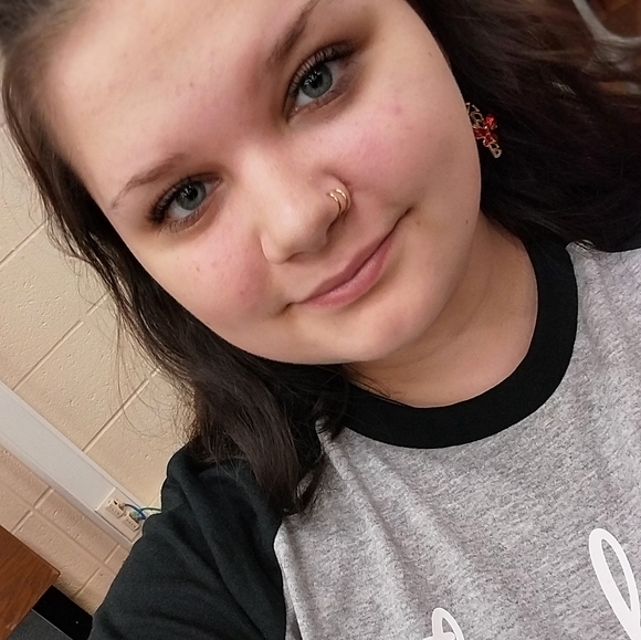 Meet your Posher, Lillian :) - Picture 2 of 2